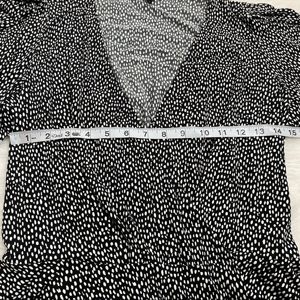 BANANA REPUBLIC Black and White Print Blouse - Picture 4 of 6